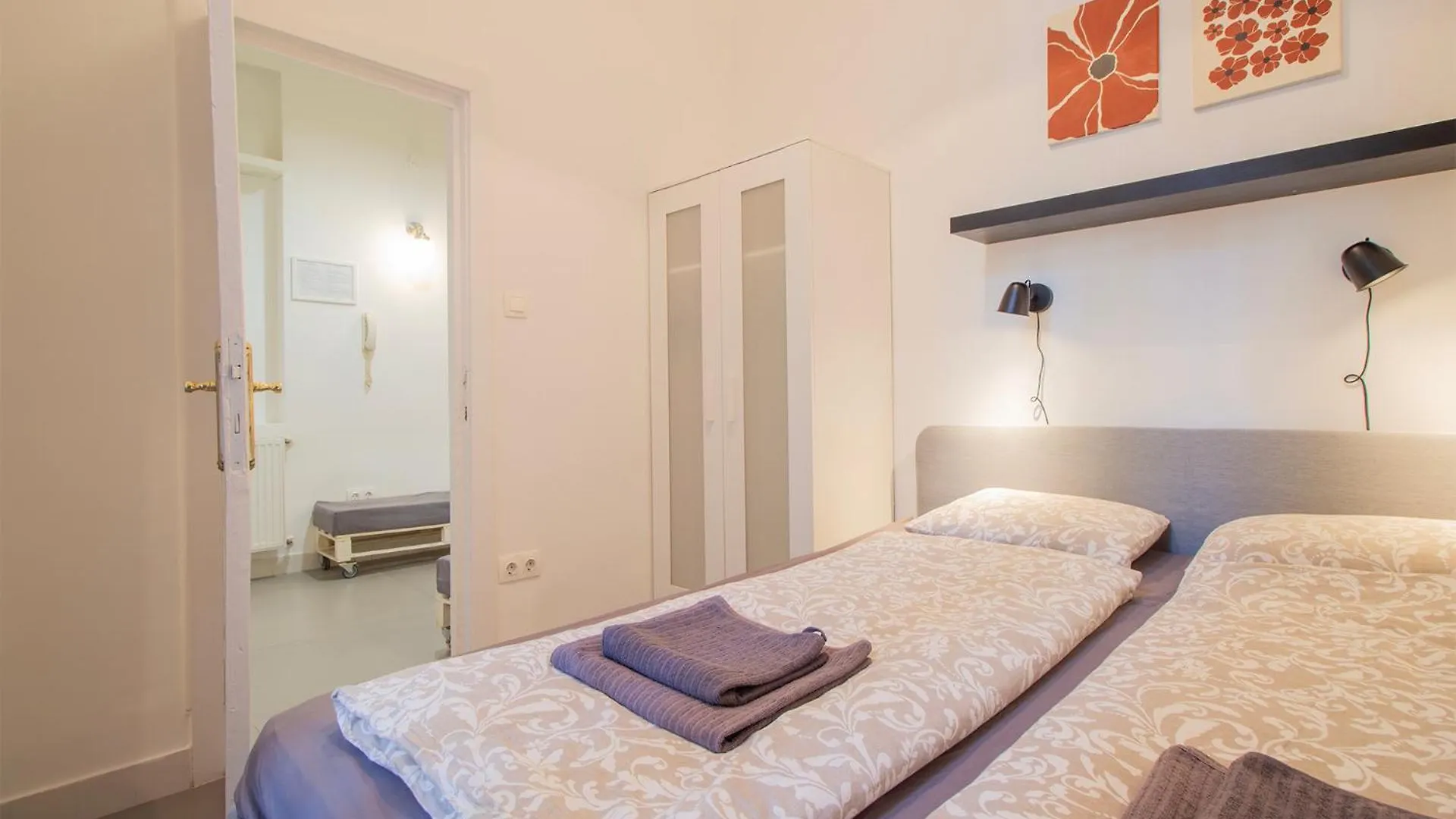 Dohany Apartment With 3Bedroom 1,5Bath - 9People Budapest Hungary