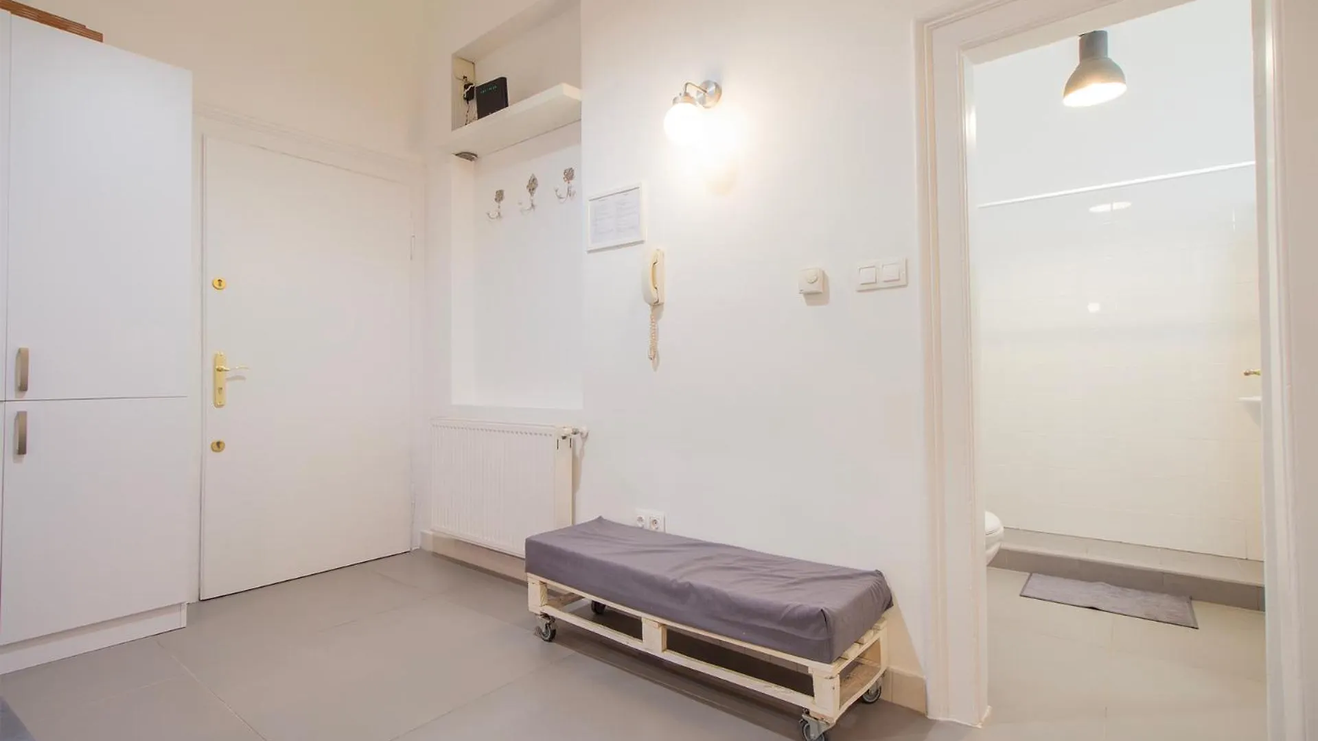 Dohany Apartment With 3Bedroom 1,5Bath - 9People Budapest 0*,